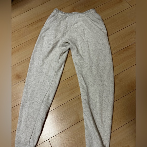 Nike sweatpants - Picture 3 of 4